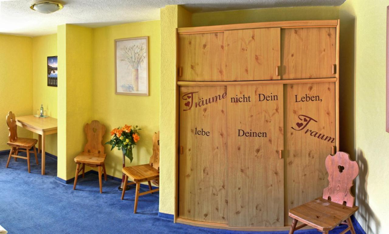 Hotel Schwarzes Ross Siebenlehn Bagian luar foto