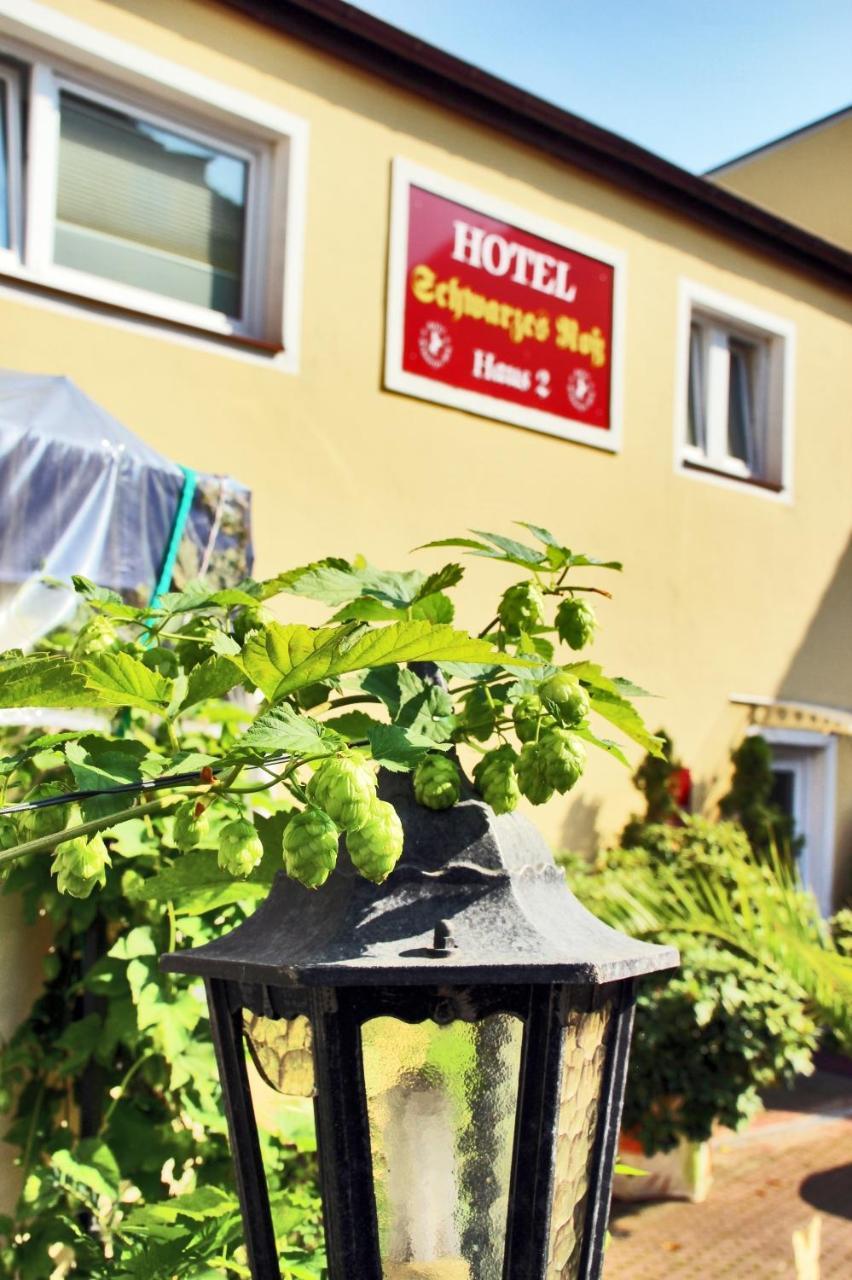 Hotel Schwarzes Ross Siebenlehn Bagian luar foto