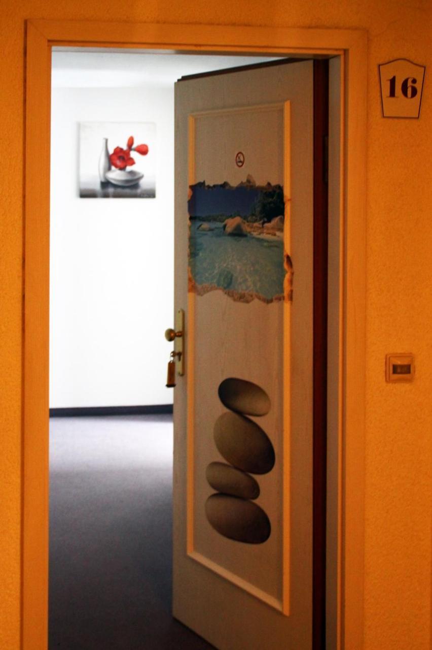 Hotel Schwarzes Ross Siebenlehn Bagian luar foto